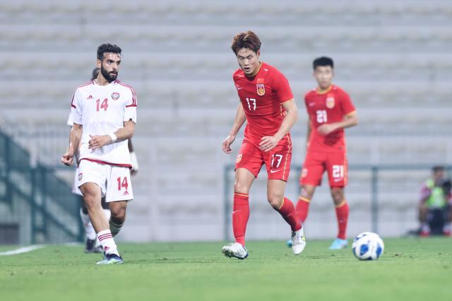 500彩票网官方-U23国足右路被打爆 徐浩峰遭调侃不如上巩汉林